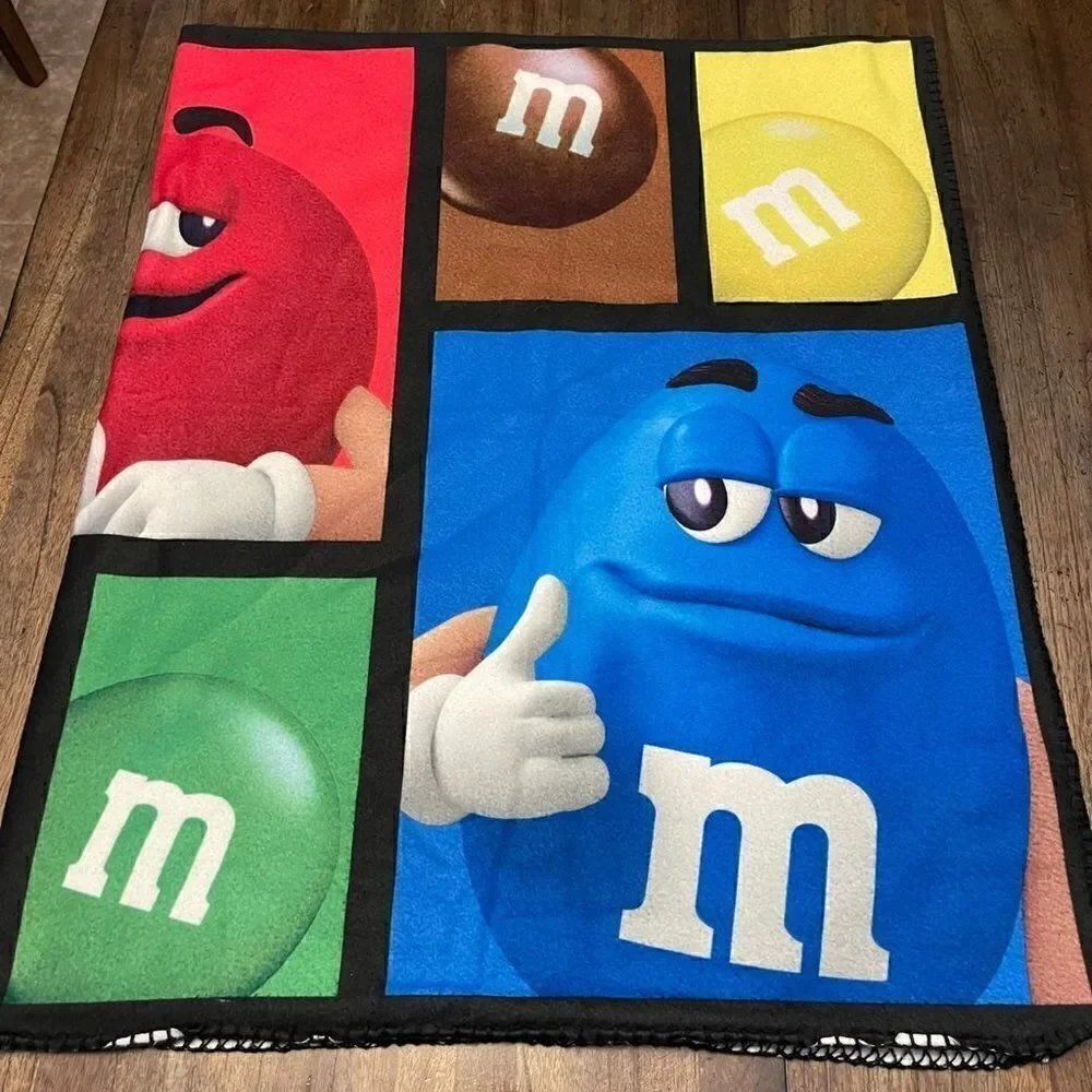 M&M's World Iconic Characters Lightweight Blanket - Picture 6 of 8